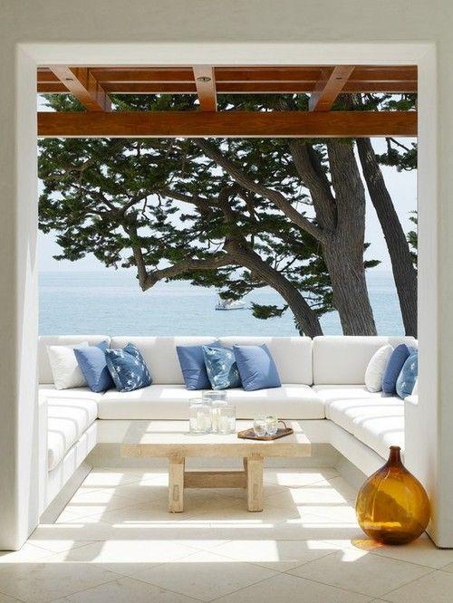http://decoratingfiles.com/2014/04/outdoor-spaces-creating-privacy/